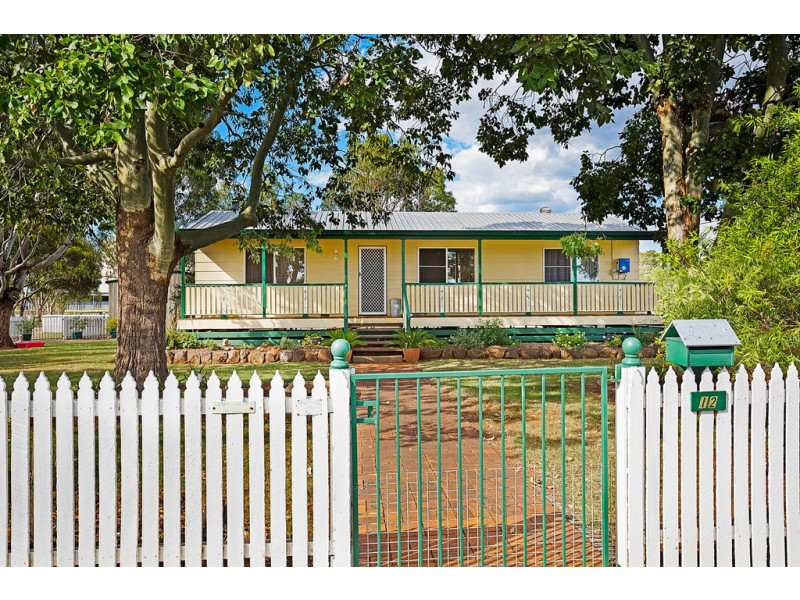 12 Donley Street, Oakey QLD 4401