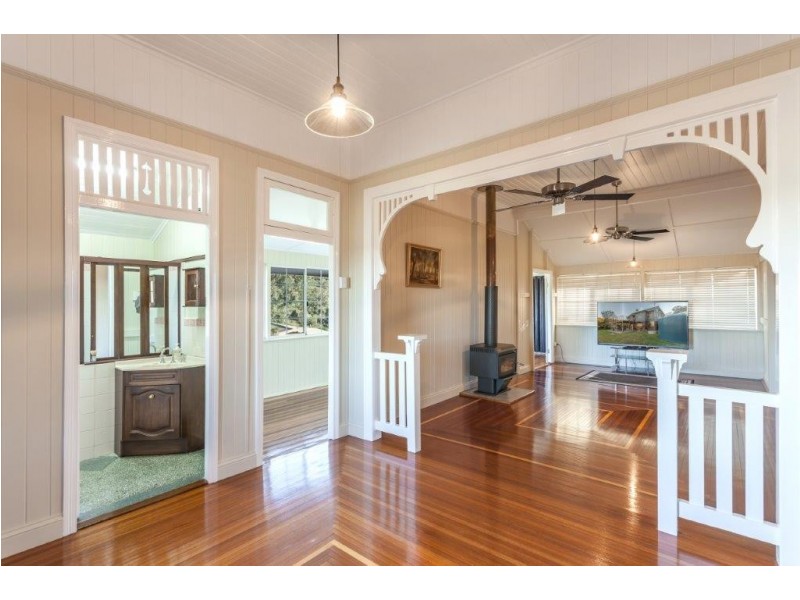 23 Rowland Court, Gowrie Mountain QLD 4350