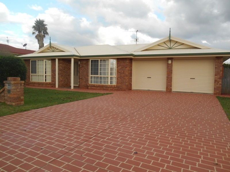 22 Gainsborough Drive, Glenvale QLD 4350