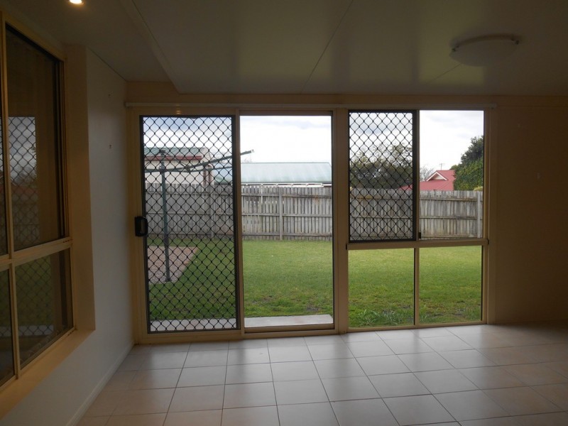 22 Gainsborough Drive, Glenvale QLD 4350
