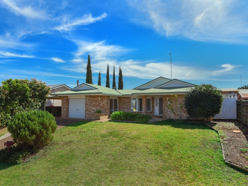 15 Blue Gum Drive, Newtown QLD 4350