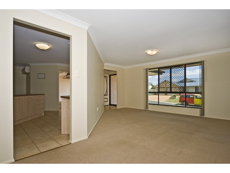 2 Samatha Close, Darling Heights QLD 4350