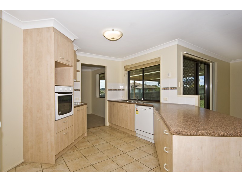 2 Samatha Close, Darling Heights QLD 4350
