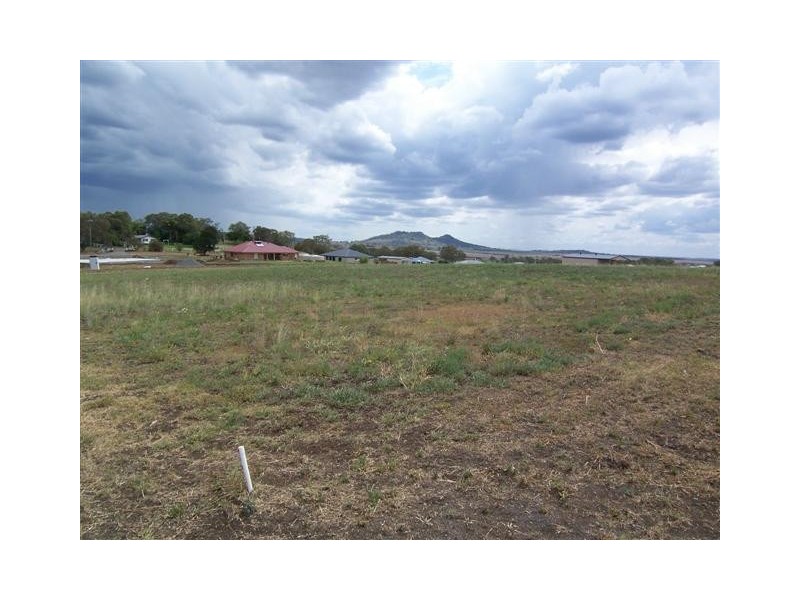 8 Commonwealth Cresent, Gowrie Junction QLD 4352