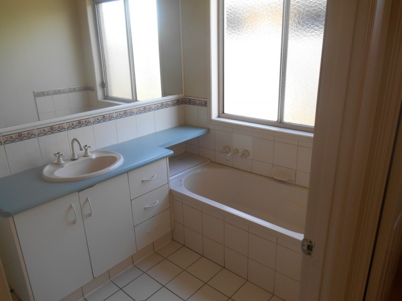 525 Hume Street, Kearneys Spring QLD 4350