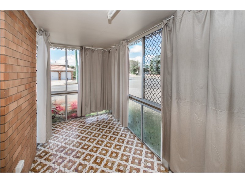 29 Chilla Street, Harristown QLD 4350