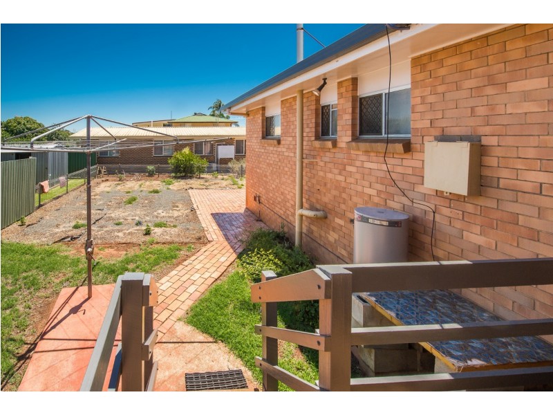 29 Chilla Street, Harristown QLD 4350