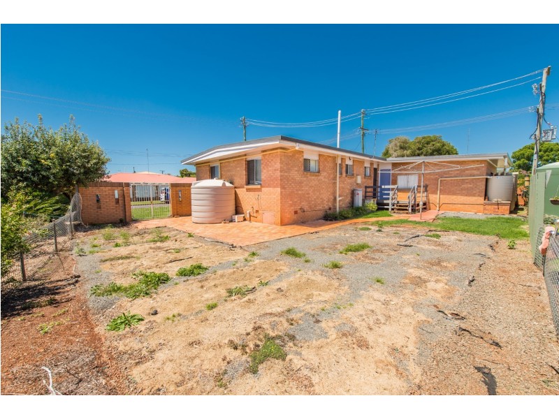 29 Chilla Street, Harristown QLD 4350