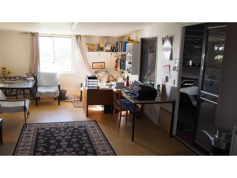 8 CENTENARY ROAD, Clifton QLD 4361