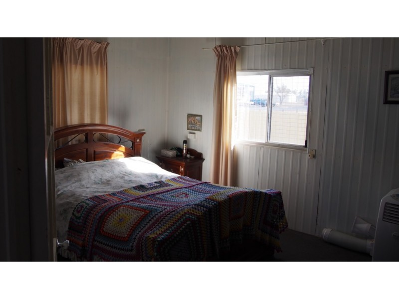 8 CENTENARY ROAD, Clifton QLD 4361