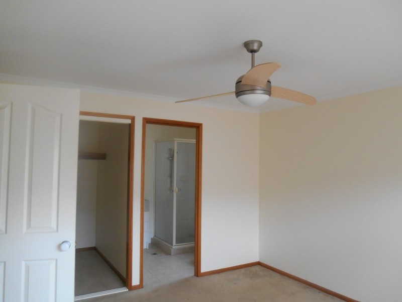 40 CALYPSO CRESCENT, Middle Ridge QLD 4350