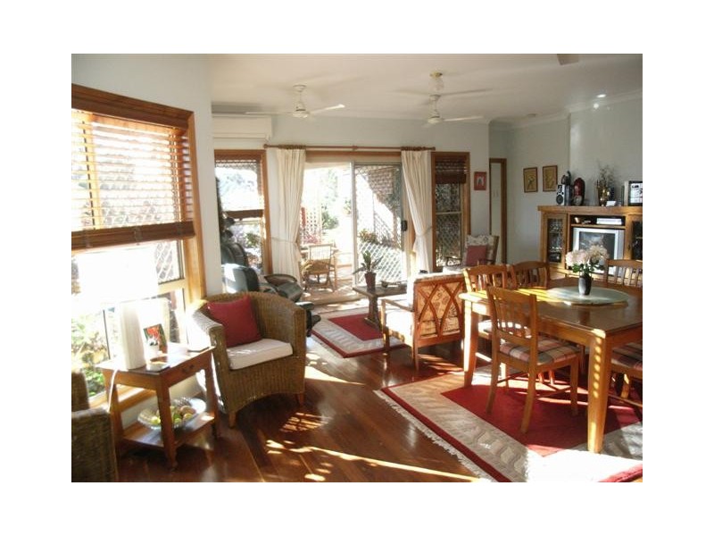 4 Poinsettia Court, Middle Ridge QLD 4350