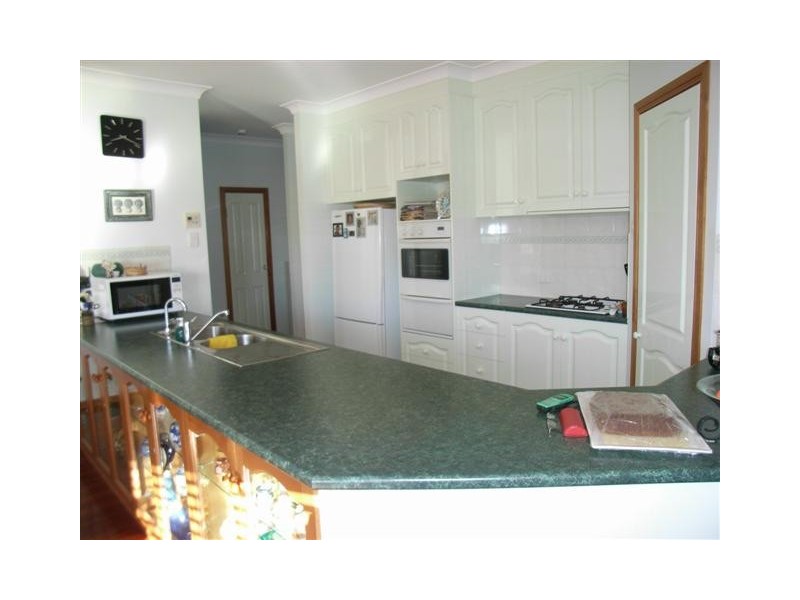 4 Poinsettia Court, Middle Ridge QLD 4350
