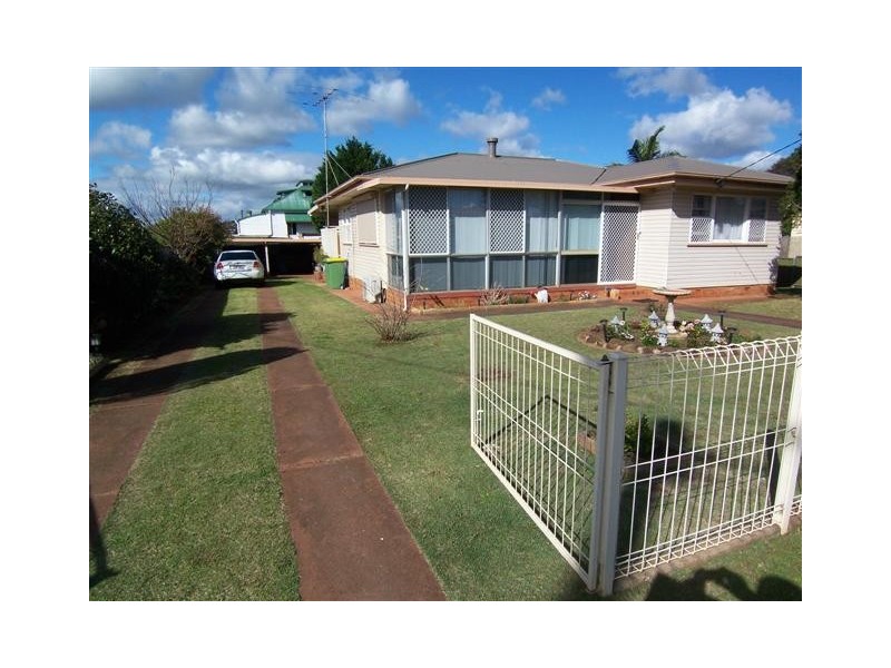 12 Barah St, Wilsonton QLD 4350