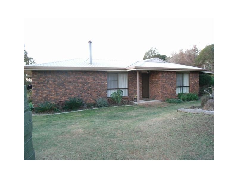 5 Pedersen, Cranley QLD 4350
