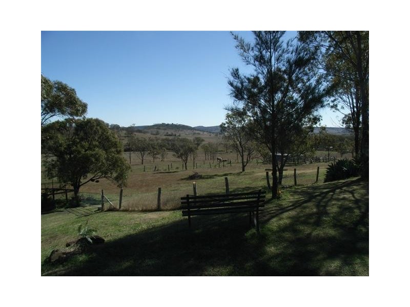 5 Pedersen, Cranley QLD 4350