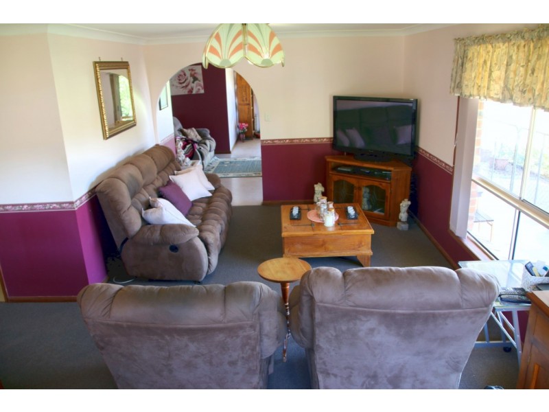 32 REDLANDS DRIVE, Gowrie Junction QLD 4352