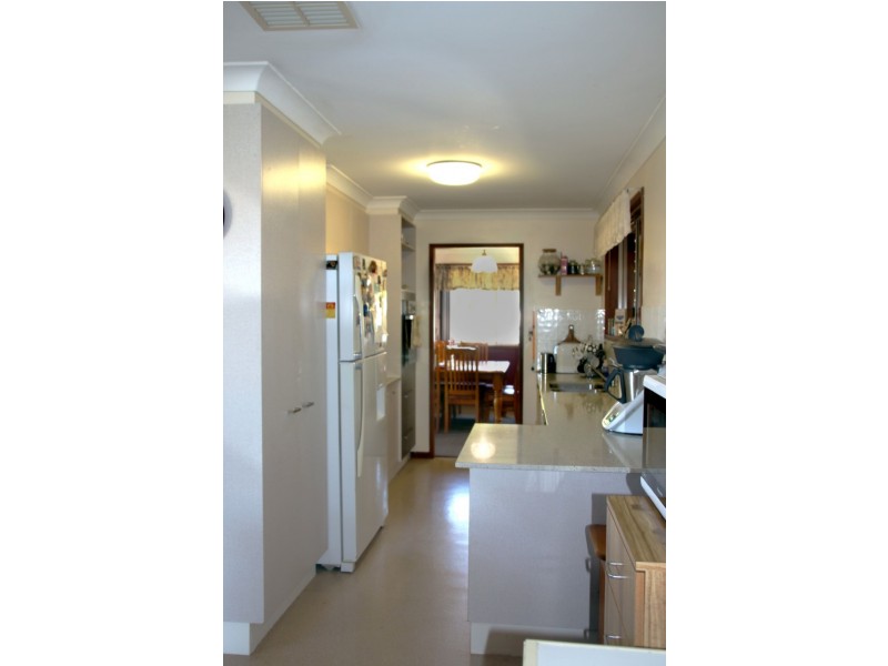 32 REDLANDS DRIVE, Gowrie Junction QLD 4352