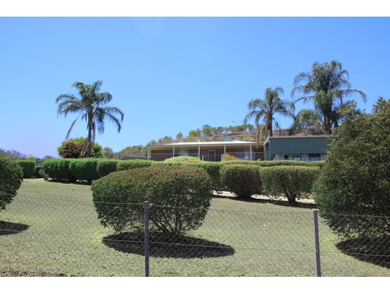 32 REDLANDS DRIVE, Gowrie Junction QLD 4352