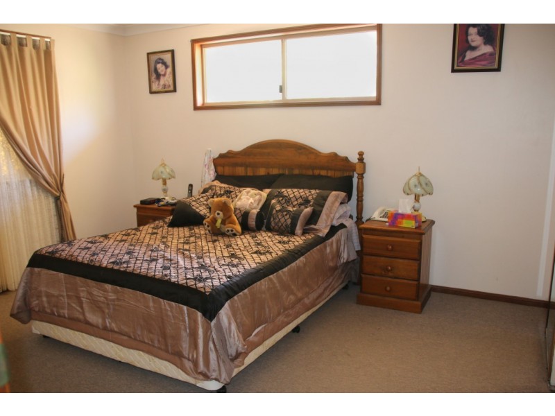 32 REDLANDS DRIVE, Gowrie Junction QLD 4352