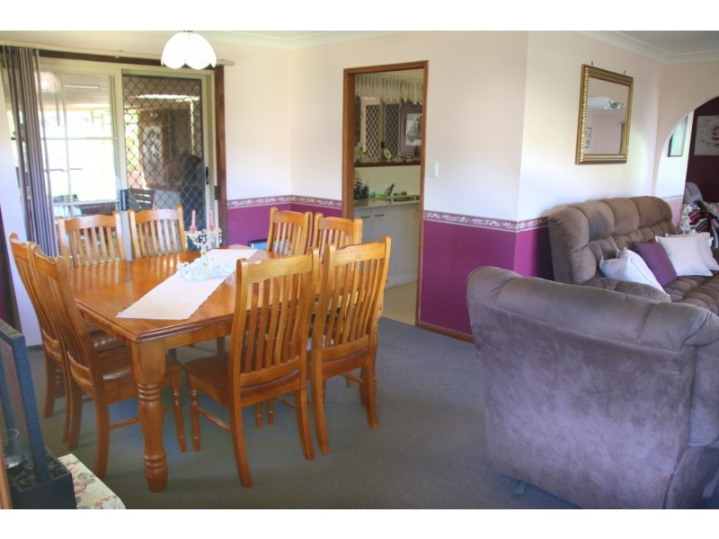 32 REDLANDS DRIVE, Gowrie Junction QLD 4352