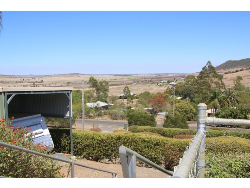 32 REDLANDS DRIVE, Gowrie Junction QLD 4352