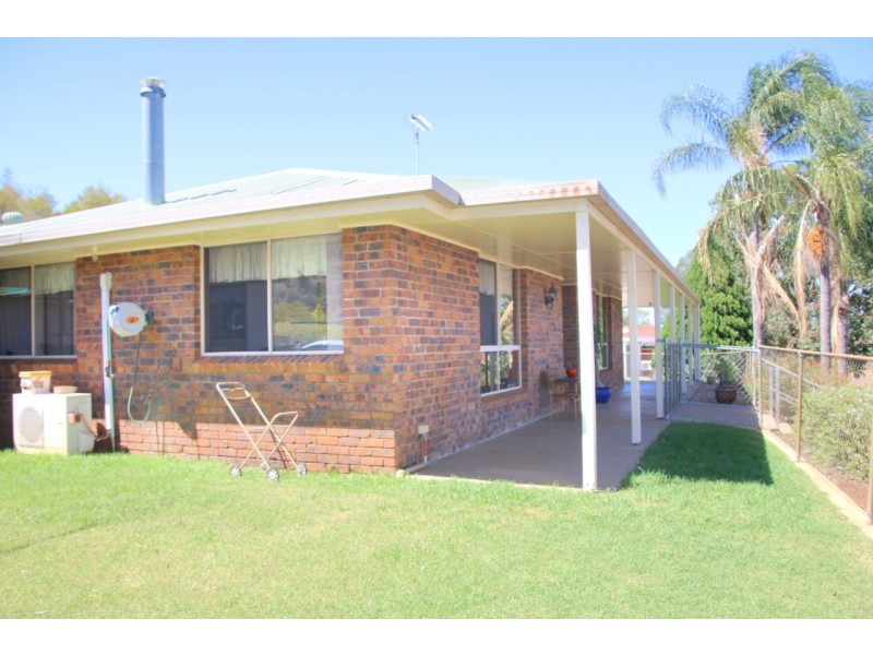 32 REDLANDS DRIVE, Gowrie Junction QLD 4352