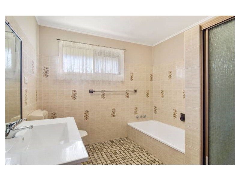 11 Winstanley Court, Newtown QLD 4350