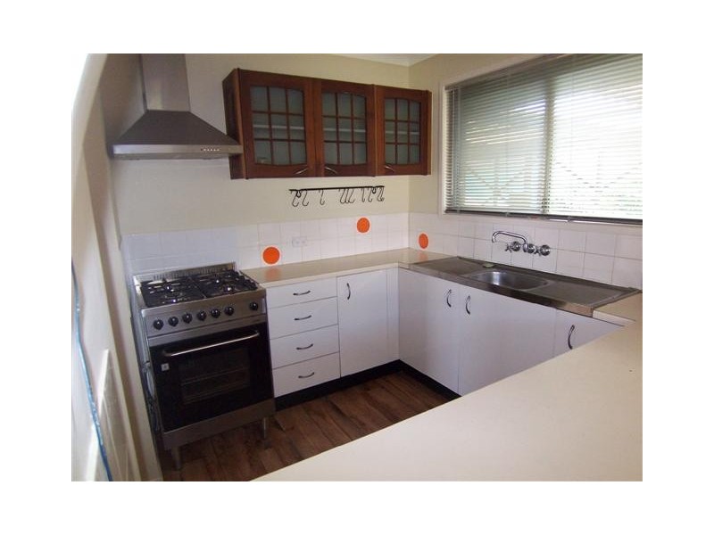 33 Hinkler Cres, Wilsonton QLD 4350