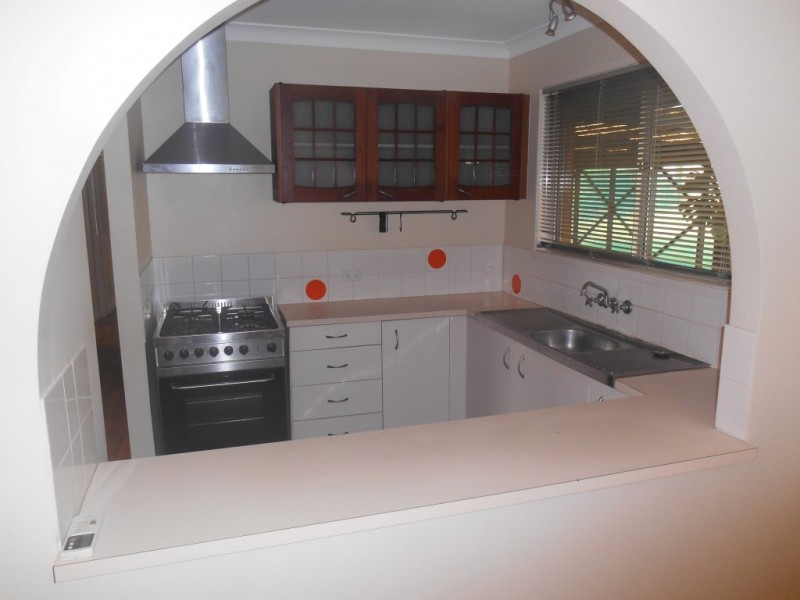 33 Hinkler Cres, Wilsonton QLD 4350