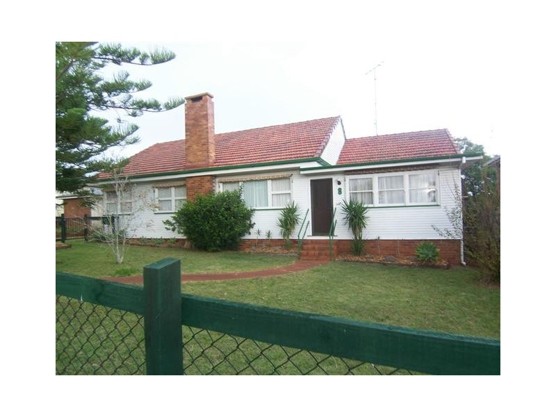 8 Gipps Street, Drayton QLD 4350
