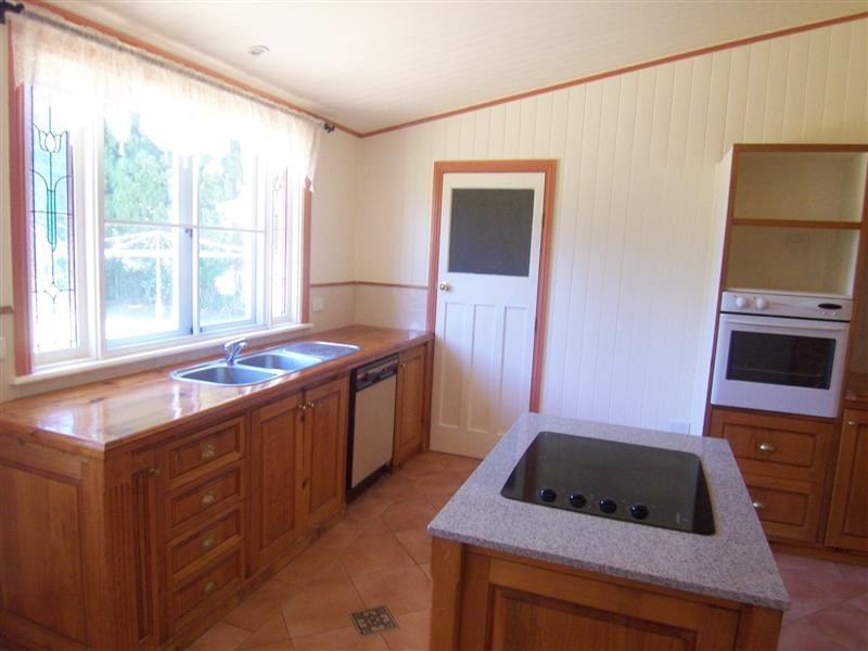 11 Potter Street, South Toowoomba QLD 4350