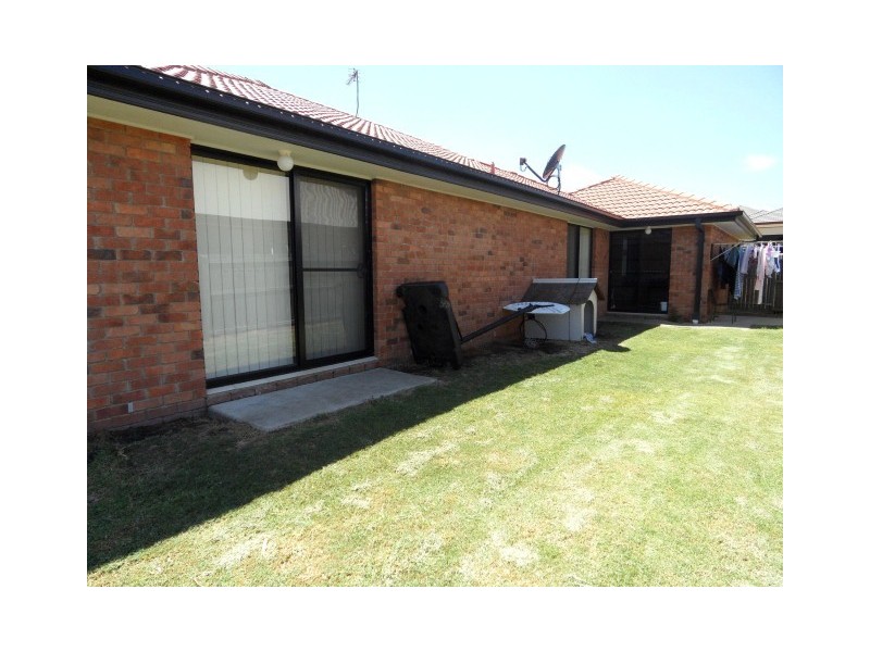 9 Wareena Cresent, Glenvale QLD 4350