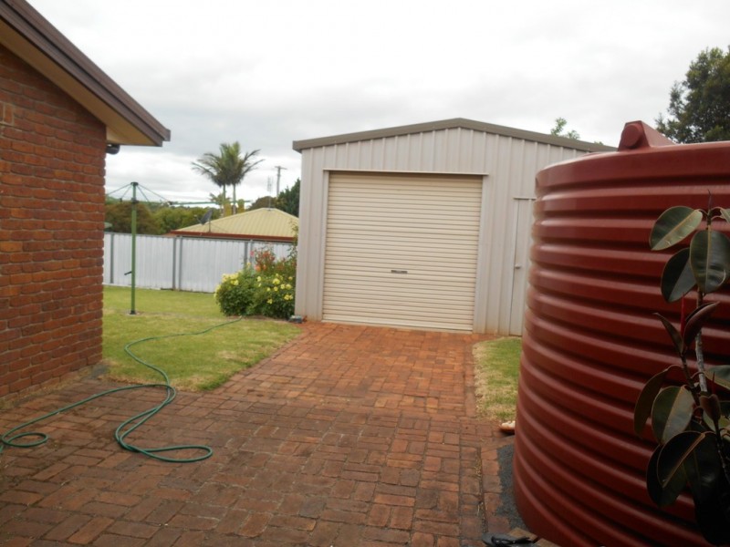 4 Rutkin Street, Kearneys Spring QLD 4350