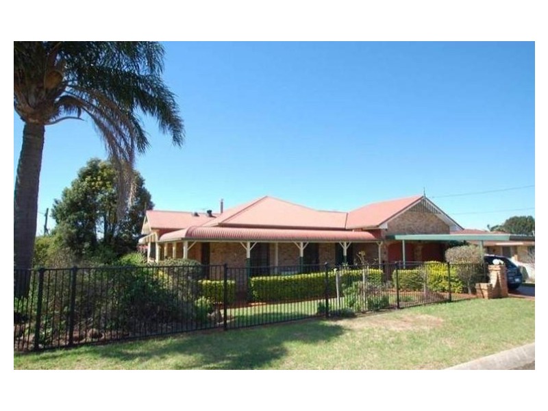 10 Prowse Street, Rockville QLD 4350