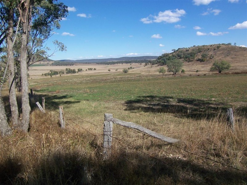 - Gatton-Clifton Road, Hirstglen, Clifton QLD 4361