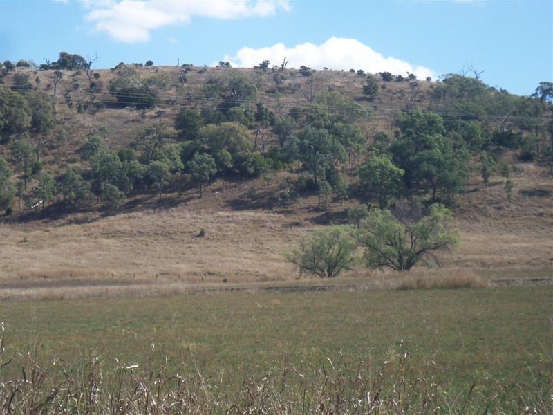 - Gatton-Clifton Road, Hirstglen, Clifton QLD 4361