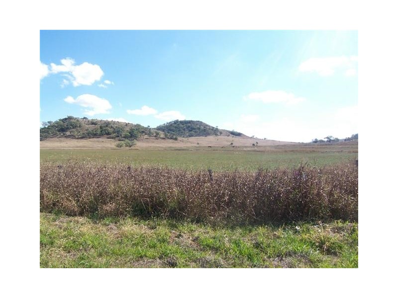 - Gatton-Clifton Road, Hirstglen, Clifton QLD 4361