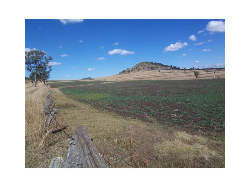 - Gatton-Clifton Road, Hirstglen, Clifton QLD 4361