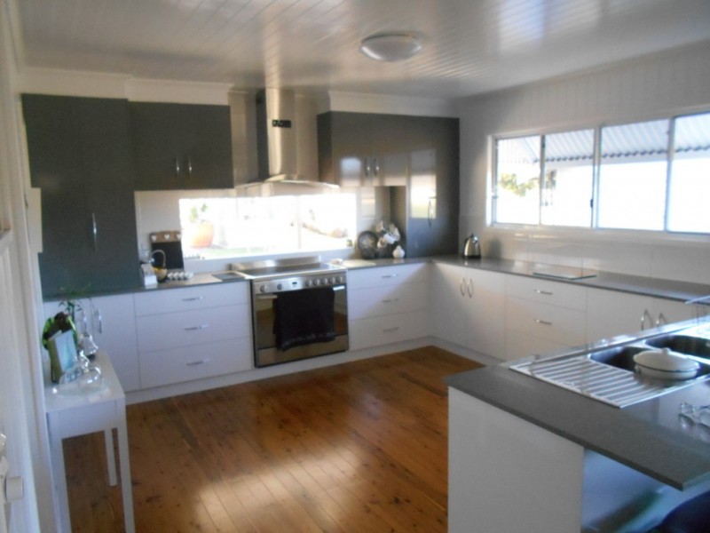 552 Goombungee-Meringandan Road, Muniganeen QLD 4352