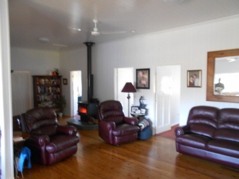 552 Goombungee-Meringandan Road, Muniganeen QLD 4352