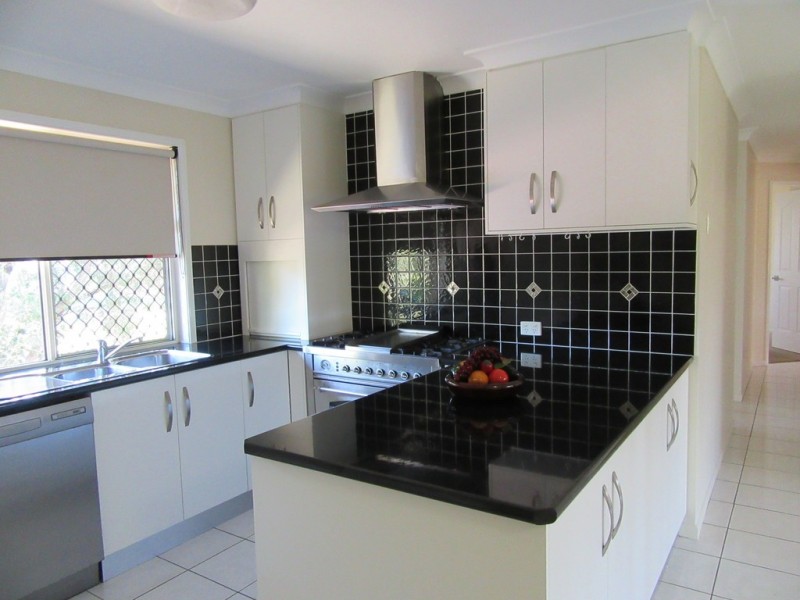 31 Station Street, Wyreema QLD 4352