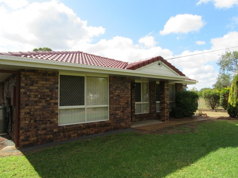 31 Station Street, Wyreema QLD 4352