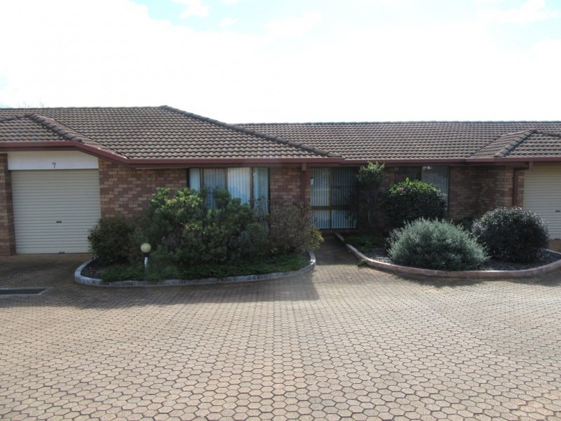 7/301 Bridge Street, Newtown QLD 4350