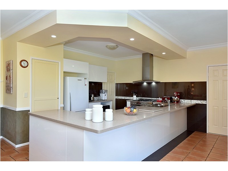 187 Spring Street, Middle Ridge QLD 4350