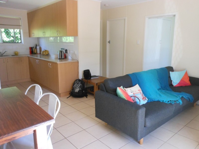 2/11 Wombyra Street, Newtown QLD 4350