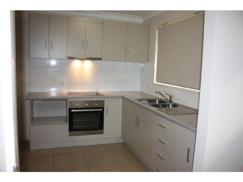 11/1 Whichello Street, Newtown QLD 4350