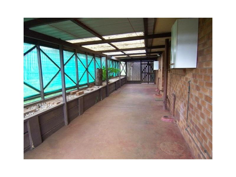 33 Hinkler Cres, Wilsonton QLD 4350