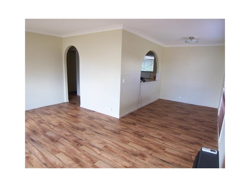 33 Hinkler Cres, Wilsonton QLD 4350