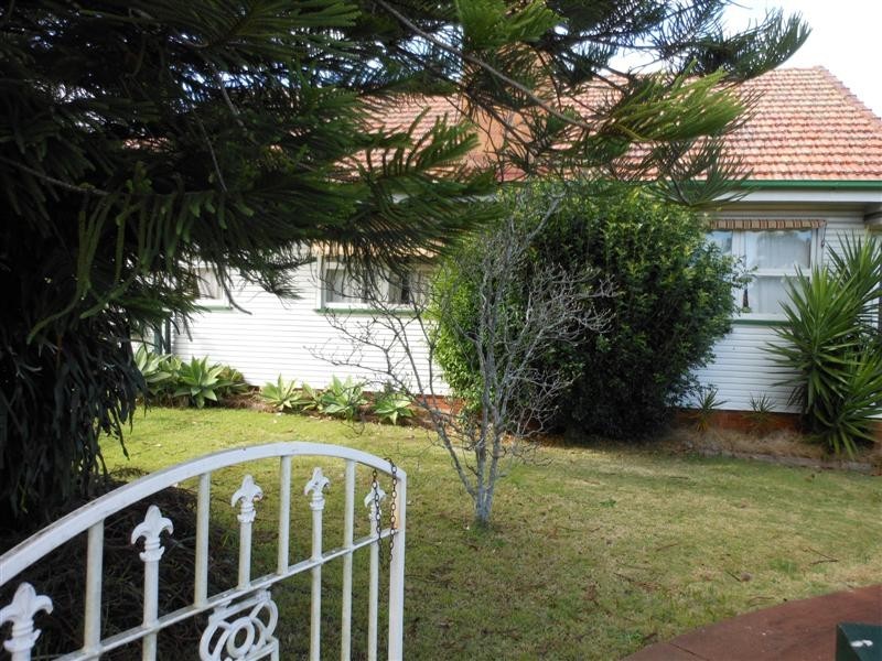 8 Gipps Street, Drayton QLD 4350